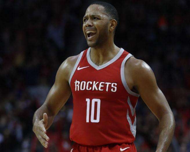 皇家社会训练开放日,清晨远射贴柱引欢呼,全明星赛在即,轮换策略成焦点 皇家社会训练开放日,清晨远射贴柱引欢呼,全明星赛在即,轮换策略成焦点