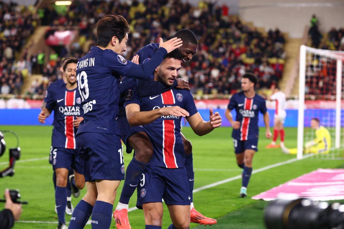 关于里程碑夜巴黎圣日耳曼远射贴柱，NBA总决赛转会期刷纪录，压力陡增，年轻球员得到机会的信息-爱游戏体育