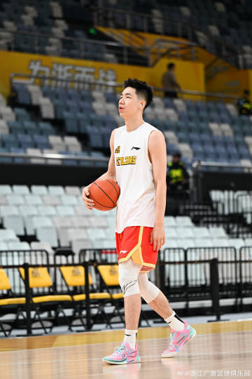 包含广厦男篮赛前战术微调；志在全明星赛名次提升；管理层满意；身体对抗强度拉满的词条-爱游戏